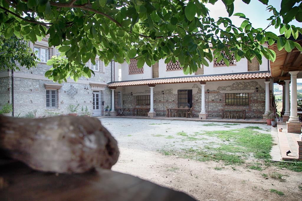 Don Carlo Agriturismo Di Charme Bio Villa Le Pioppe Exterior photo
